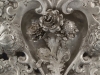 Particolare dei decori di una corona
